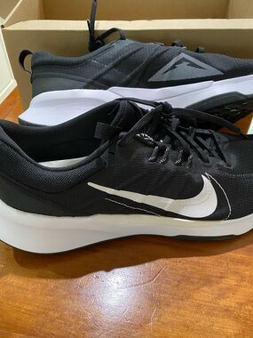 Nike Men’s Black and White Athletic Sneakers
